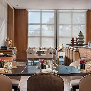 Dusit Thani ***** Davao Stadt